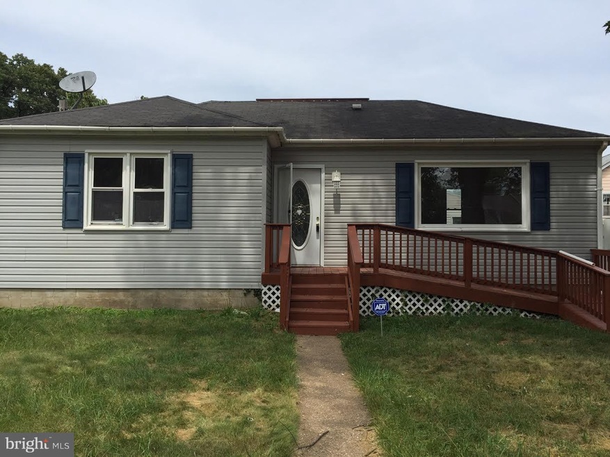 8111 Edgewater Rd, Clearwater Beach, MD 21226 - photo 1