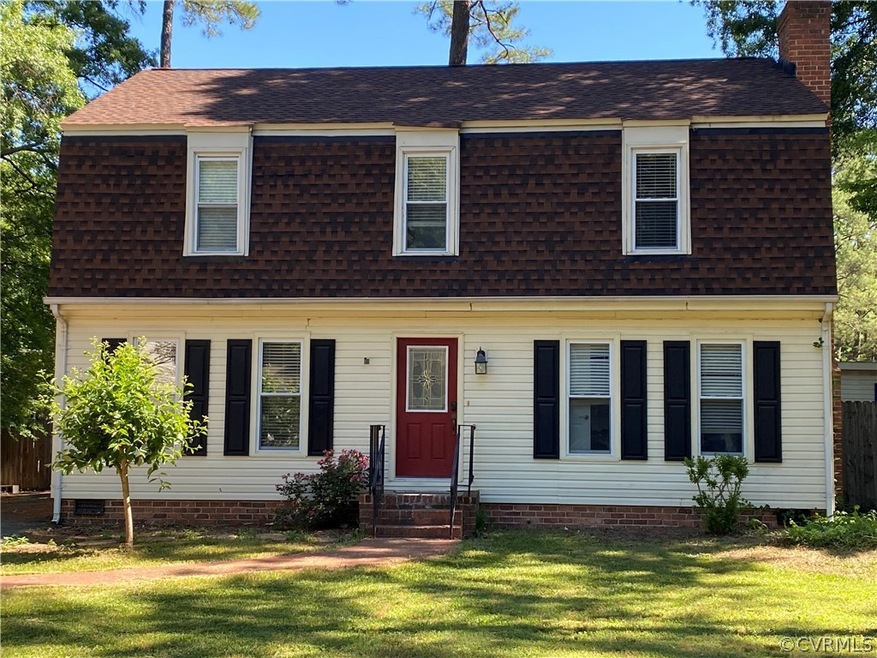 Vinyl siding. Roof replaced 2015.