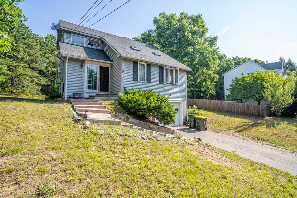 196 Lakeshore Dr, Bellingham, MA 02019 - photo 1