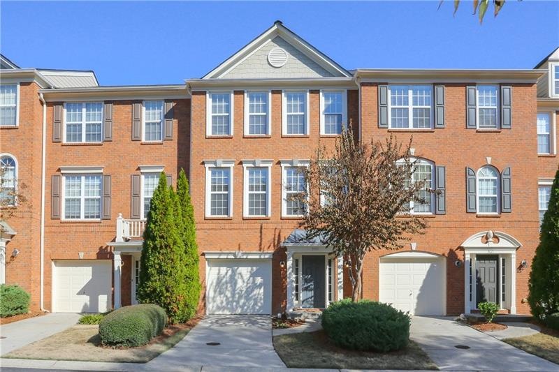 Fabulous Townhome Near the River, Shopping, Histor