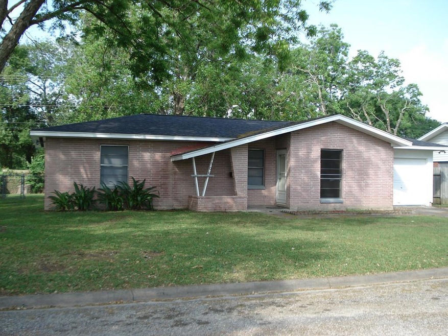 1308 Andrea Dr, Bay City, TX 77414 - photo 1