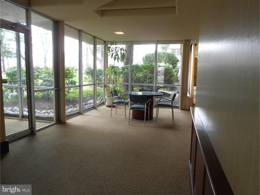 Radnor House unit 131, Bryn Mawr, PA 19010 - photo 1