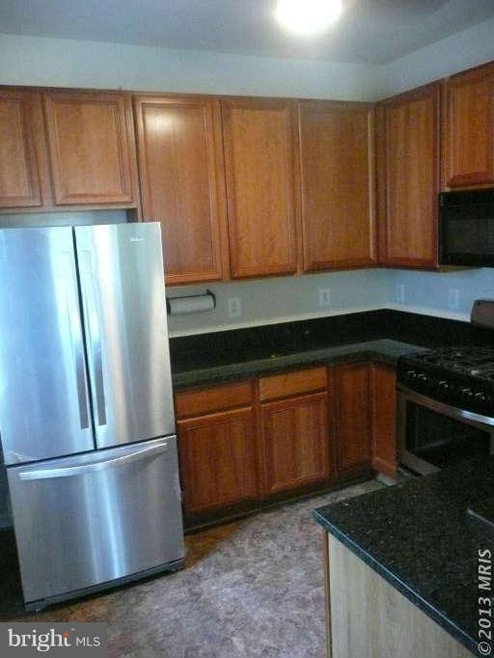 11337 Westbrook Mill Ln unit 301, Fairfax, VA 22030 - photo 1