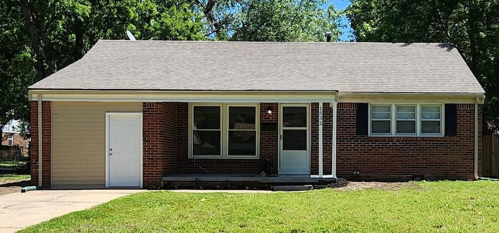 1532 N Terrace Dr, Wichita, KS 67208 - photo 1