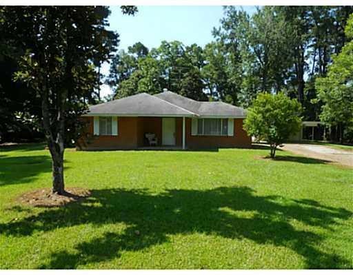 240 Leonard Dr, Pineville, LA 71360 - photo 1