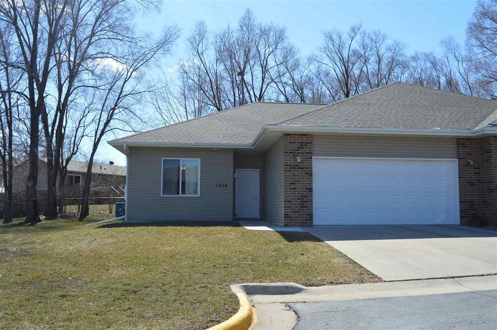 1514 Asbury Ln, Waterloo, IA 50701 - photo 1