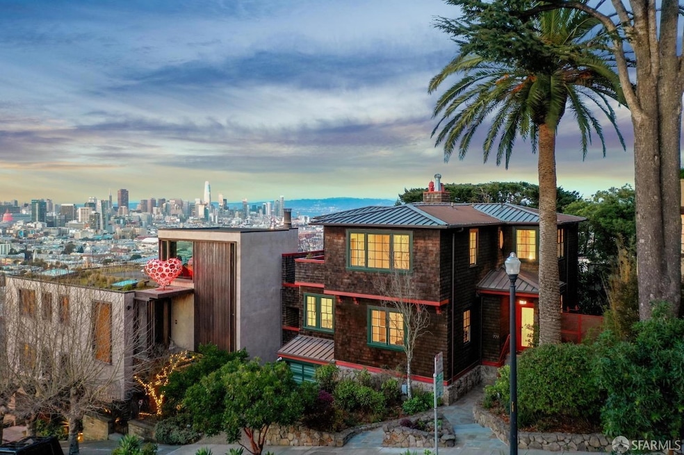 Tucked away on the peak of the Dolores Heights nei
