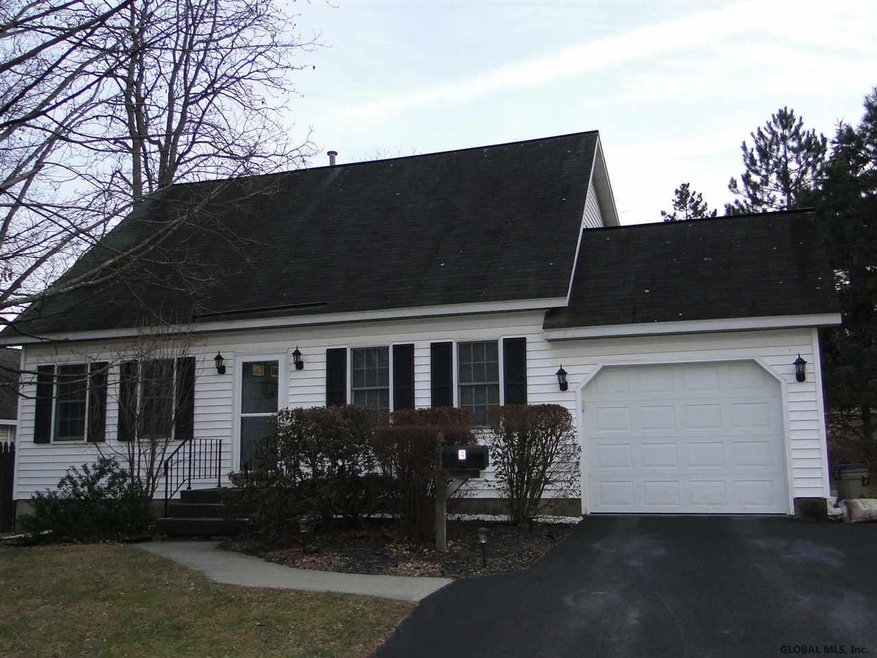 4 Mohawk Ave, Rensselaer, NY 12144 - photo 1