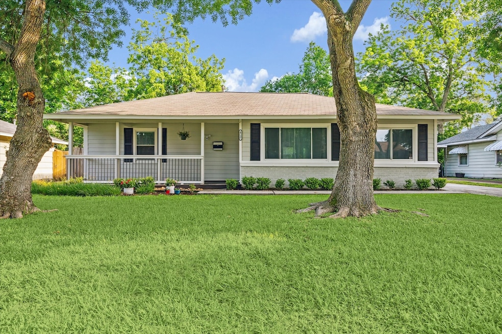 4717 Carleen Rd, Houston, TX 77092 - photo 1