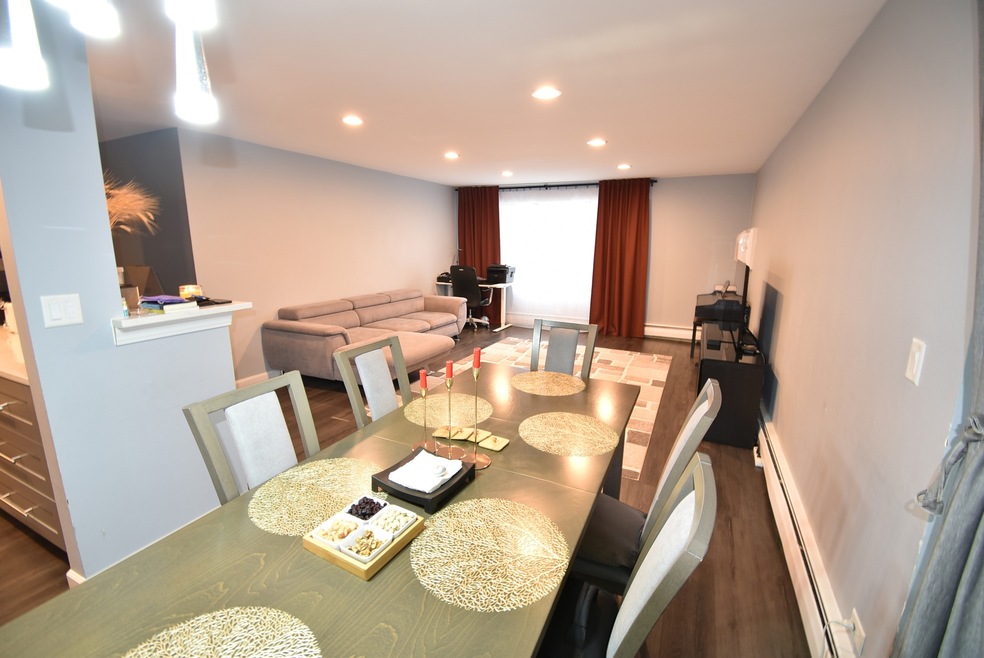 1217 S Old Wilke Rd unit RD102, Arlington Heights, IL 60005 - photo 1