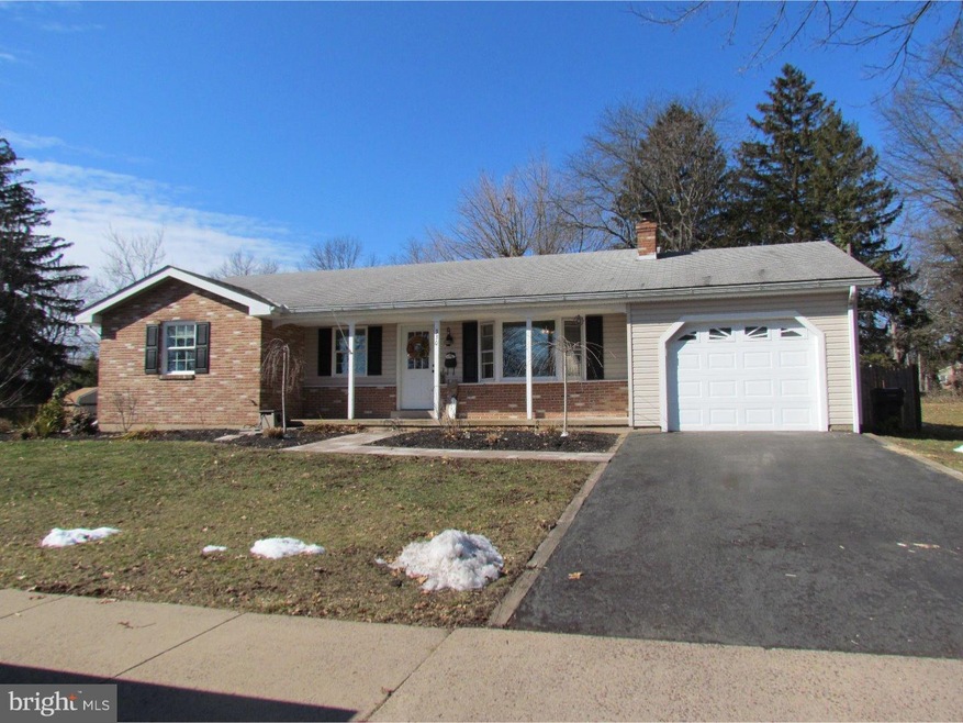 330 S 10th St, Quakertown, PA 18951 - photo 1