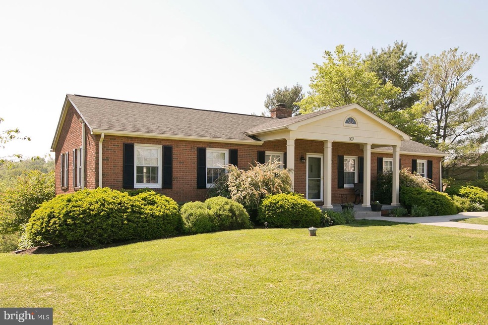 107 Sharon Dr, Winchester, VA 22602 - photo 1