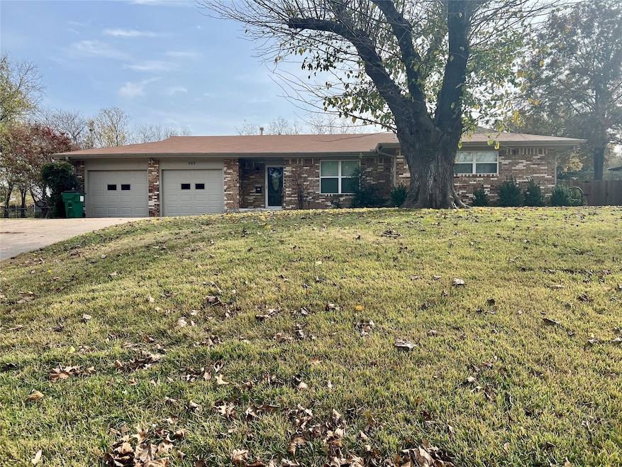 505 Galia St, Bowie, TX 76230 - photo 1