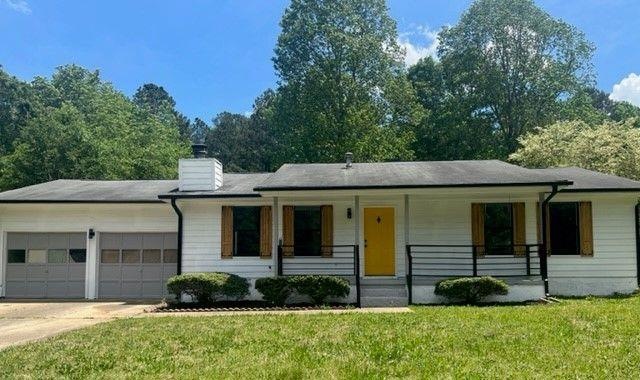 8156 Sunnydale Ln, Jonesboro, GA 30236 - photo 1