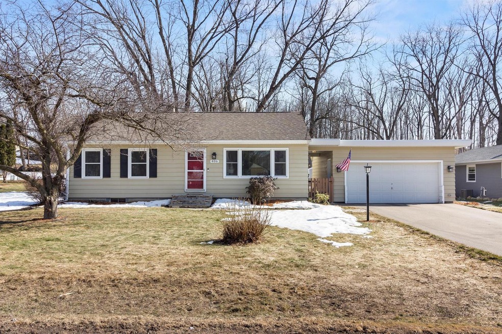 Beautifully Updated Pewaukee Ranch
