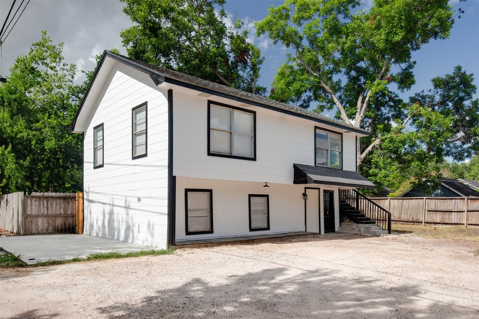 2206 Avenue M unit B, Rosenberg, TX 77471 - photo 1