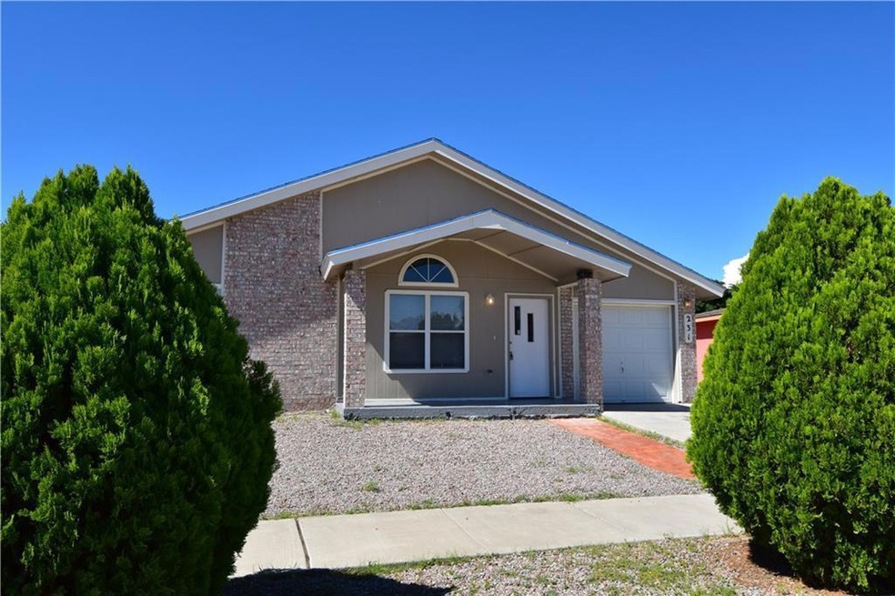 231 Barrel Cactus Dr, Horizon City, TX 79928 - photo 1