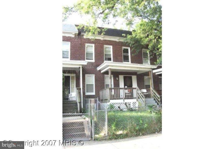 2911 Ridgewood Ave, Baltimore, MD 21215 - photo 1