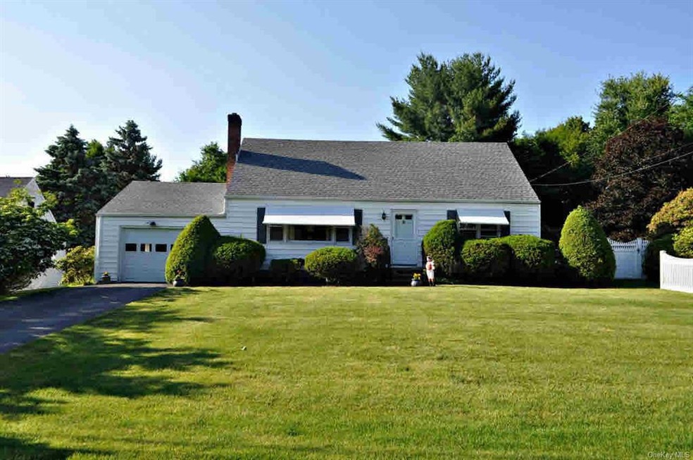 10 Mainetti Dr, Poughkeepsie, NY 12603 - photo 1