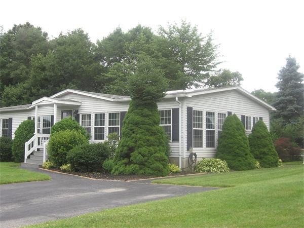 90 Leisurewoods Dr, Rockland, MA 02370 - photo 1