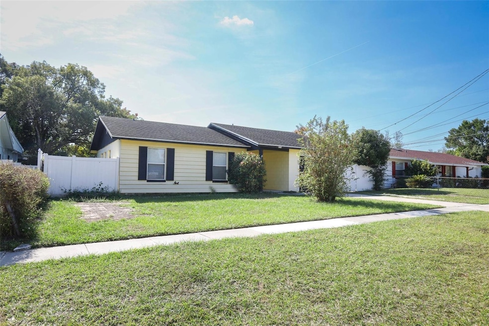 4516 Rundle Rd, Orlando, FL 32810 - photo 1