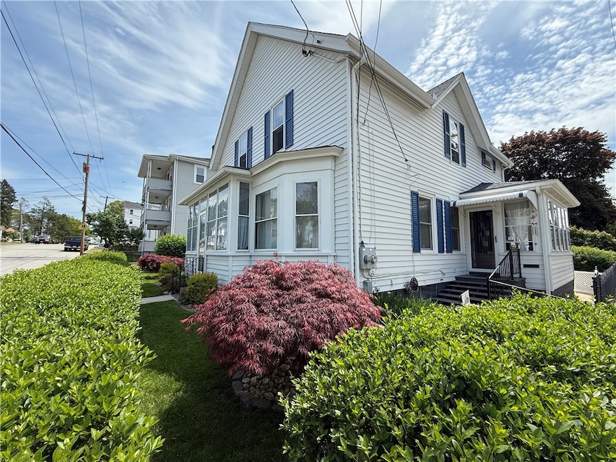 182 Newland Ave, Woonsocket, RI 02895 - photo 1