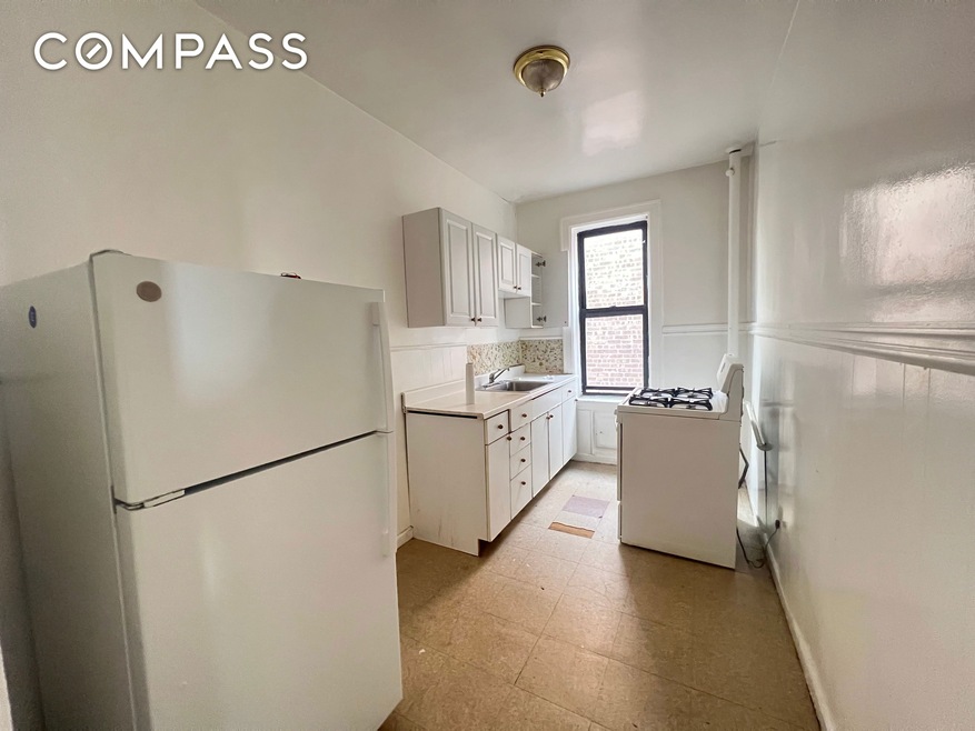 28-23 42nd St unit D-2, Astoria, NY 11103 - photo 1