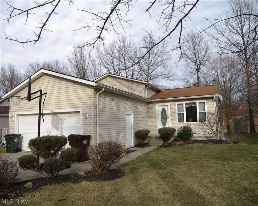 5029 Ridgewood St, Lorain, OH 44055 - photo 1