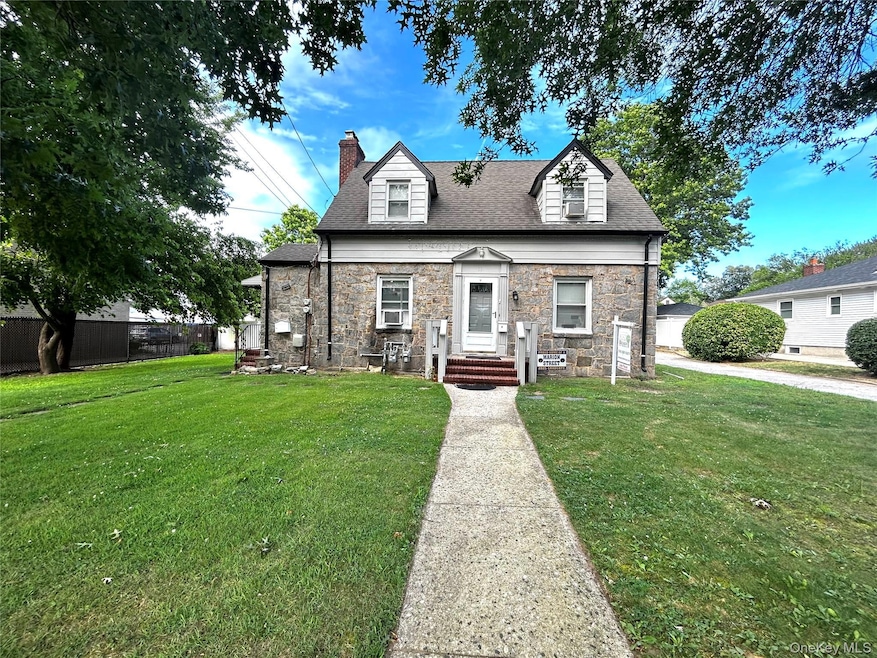 11 Duryea Place, Lynbrook, NY 11563 - photo 1