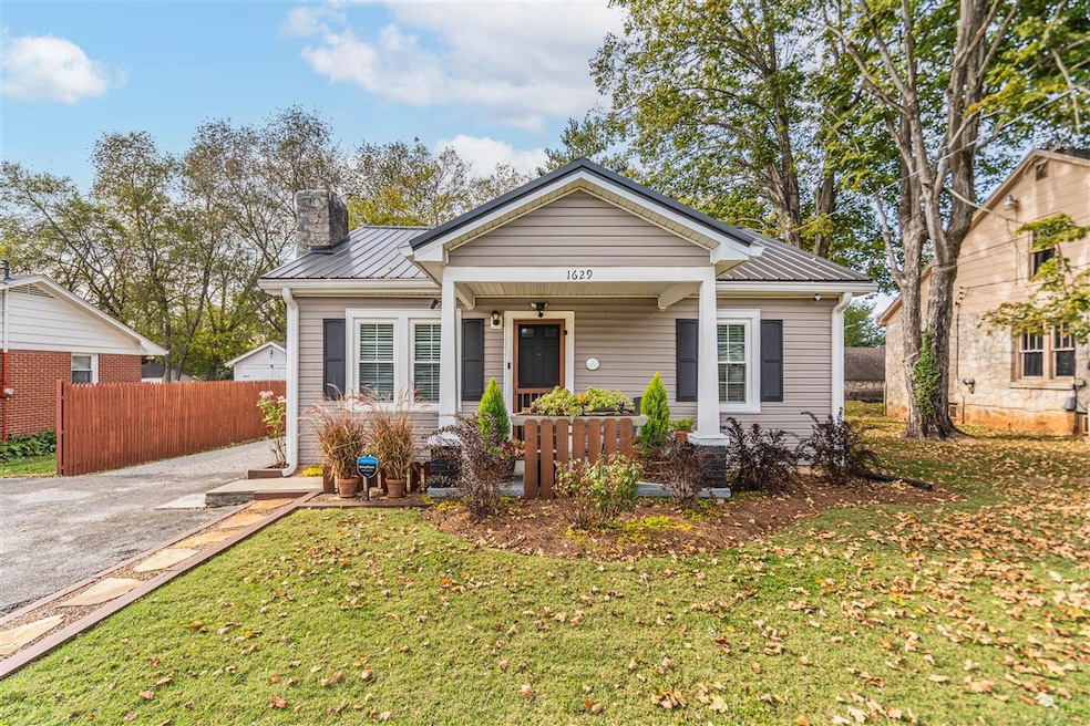 Pending $199,900 • Co-Listing Agent