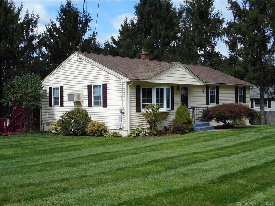 46 Green Acres Ln, North Grosvenordale, CT 06255 - photo 1