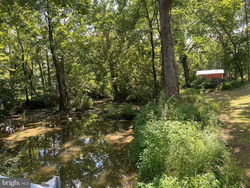 1022 Mish Rd, Bunker Hill, WV 25413 - photo 1