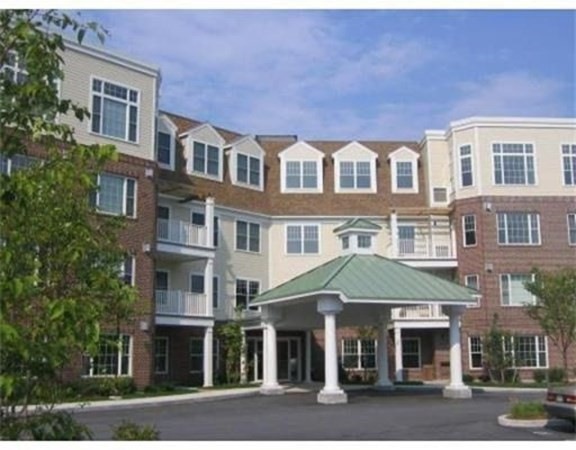 Salem Place Condominiums unit 100, Woburn, MA 01801 - photo 1