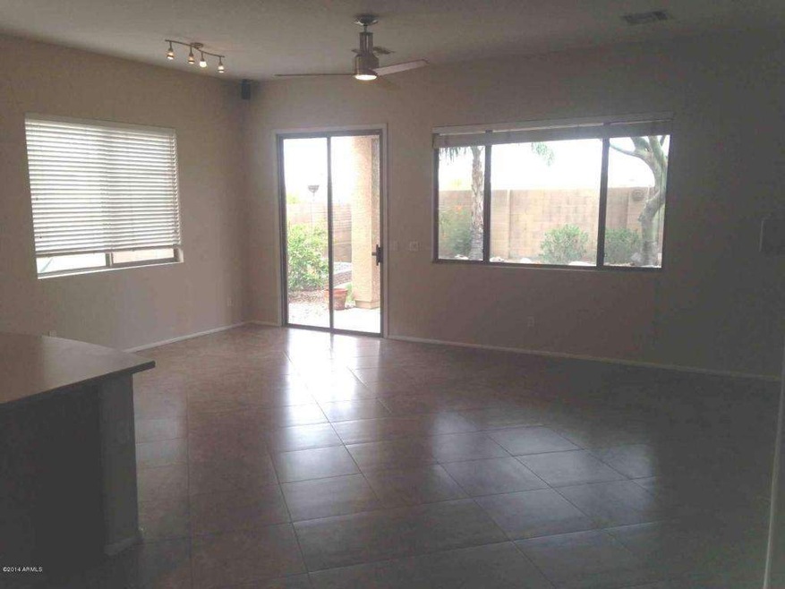 8756 Onza family room