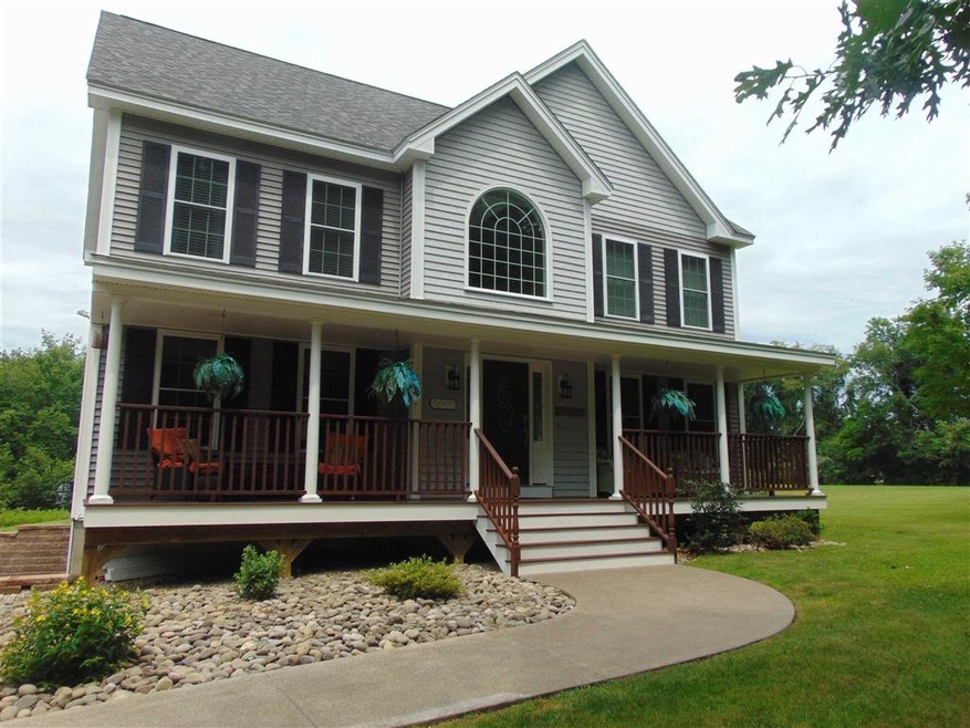 106 Hampstead Rd, Derry, NH 03038 - photo 1