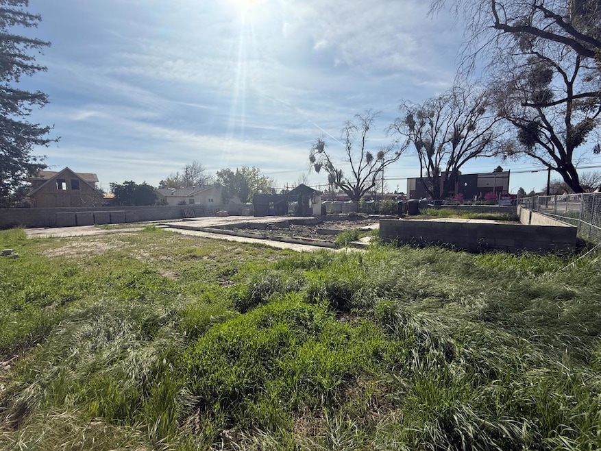 820 N Berkeley Ave, Turlock, CA 95380 - photo 1