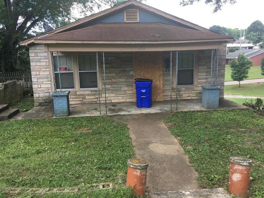 1024 E Limestone St, Florence, AL 35630 - photo 1