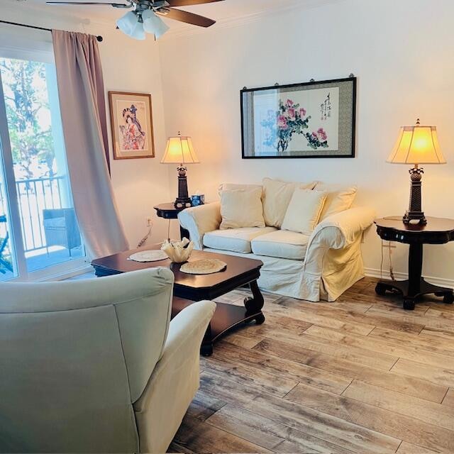 9220 sq LR2
