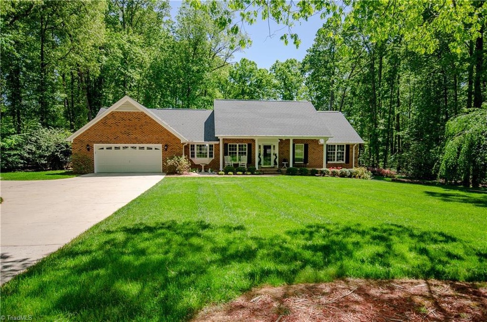 2805 Oak Hollow Dr, Asheboro, NC 27205 - photo 1