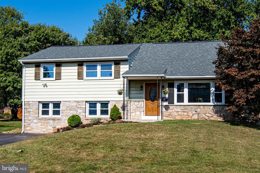 217 Woodlawn Dr, Lansdale, PA 19446 - photo 1