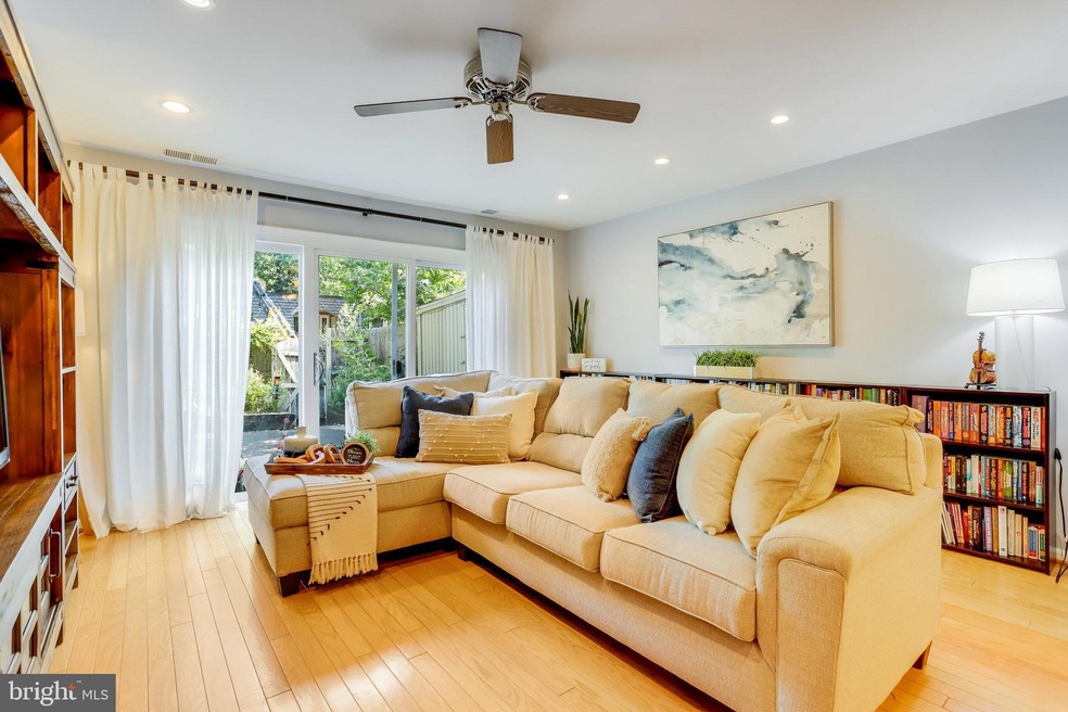 8230 Carrleigh Pkwy unit 84, Springfield, VA 22152 - photo 1