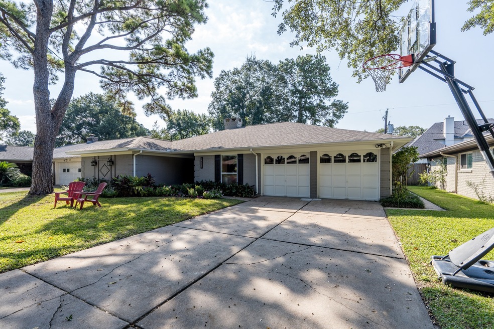 14123 Barryknoll Ln, Houston, TX 77079 - photo 1