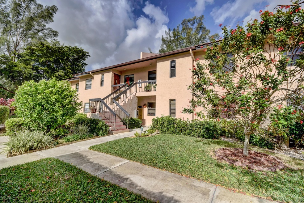 RG 9286 Vista Del Lago 35F-2