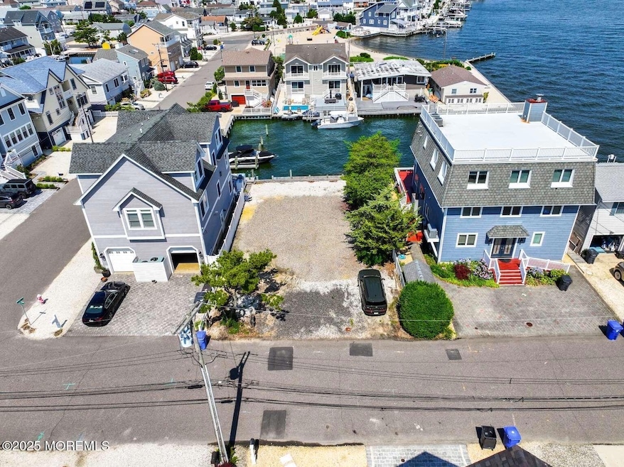 427 Delray Dr, Lavallette, NJ 08735 - photo 1