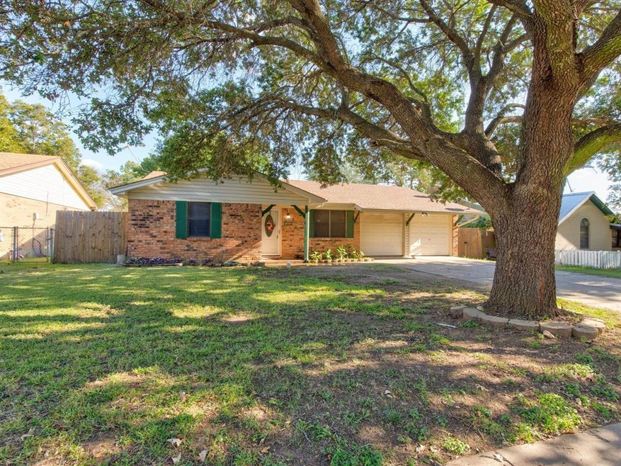 1407 Southern Blvd, Cleburne, TX 76033 - photo 1