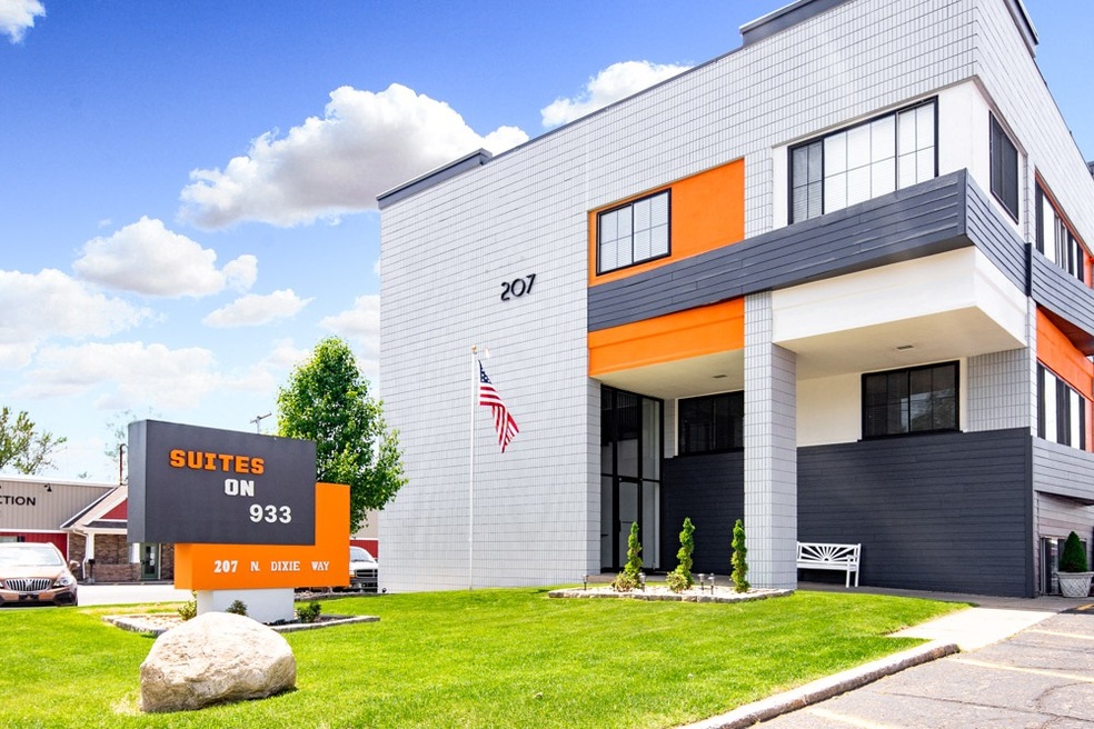 207 N Dixie Way, South Bend, IN 46637 - photo 1