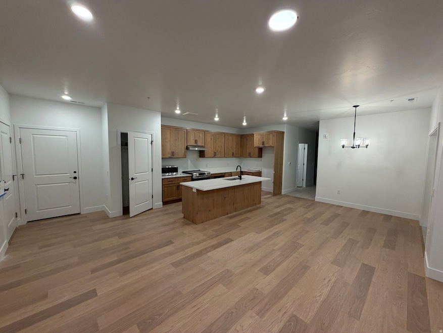 216 E 850 S unit 6-101, Spanish Fork, UT 84660 - photo 1