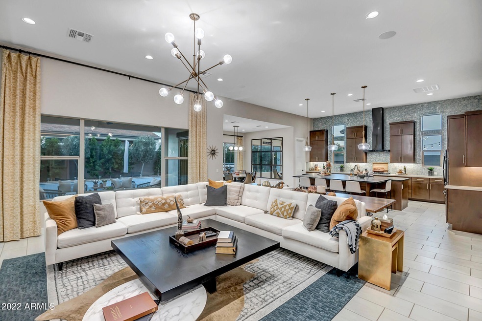 1452 E Blue Ridge Way
