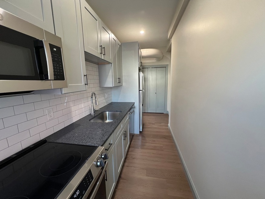 160 Seabury St unit 8, Fall River, MA 02720 - photo 1