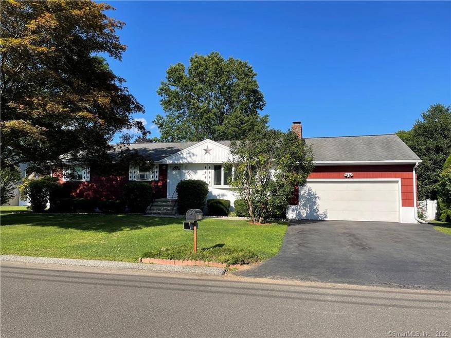 50 Meadowlark Ln, Stratford, CT 06614 - photo 1